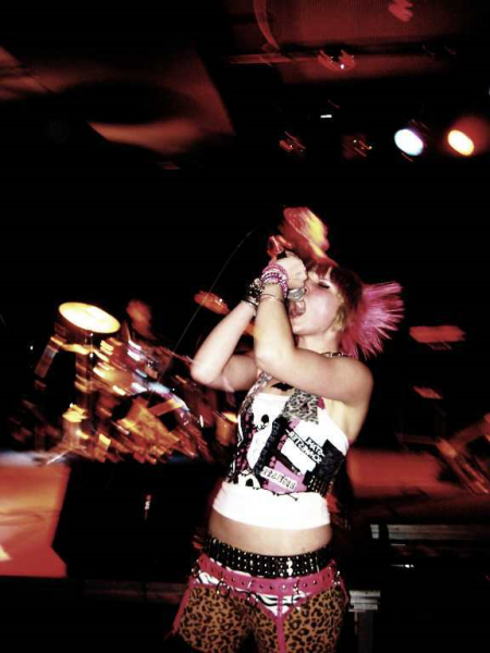 files/images/F-Crew Bilder/12-10-27 stahlschwester.png